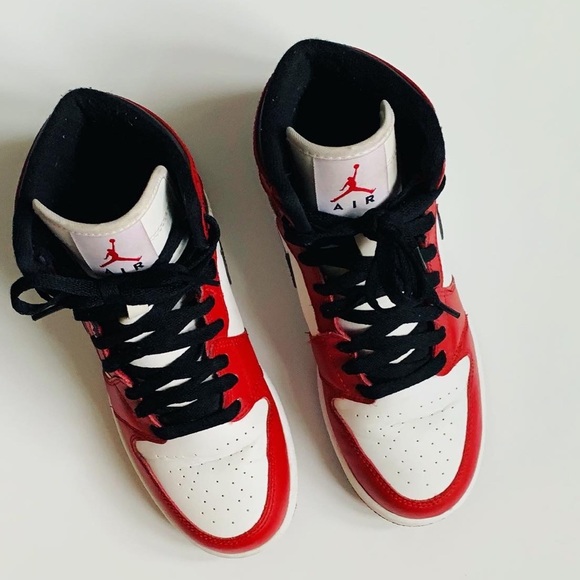 Air Jordan 1 Retro High Chicago 2013 - Picture 3 of 8